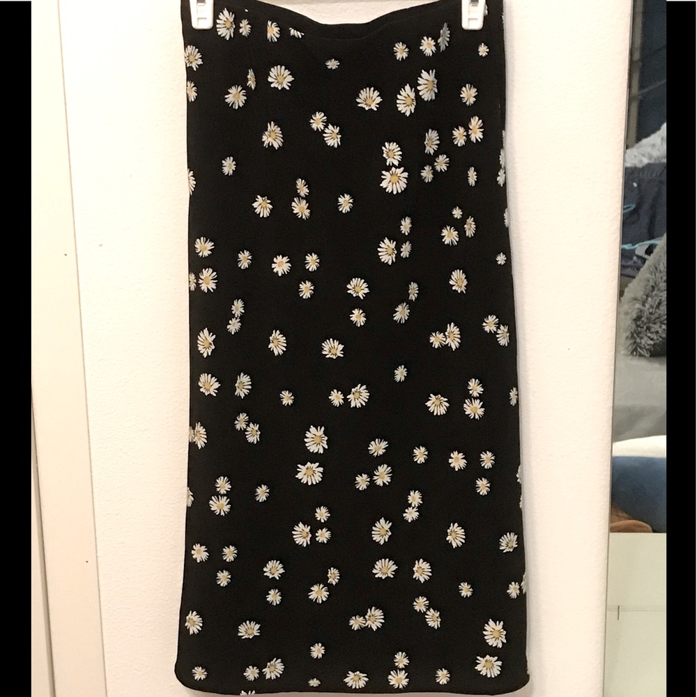 Xs stretchy waistband daisy skirt by “sanctuary”